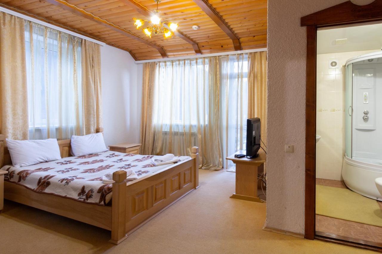 У Мар'Яни І Назара Hotel Яремче Екстериор снимка